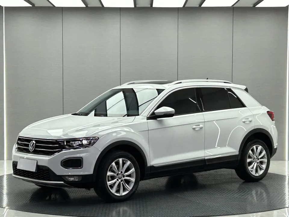 Автомобиль Volkswagen T-ROC — основное фото