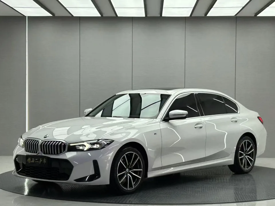 Автомобиль BMW 3 Series — основное фото