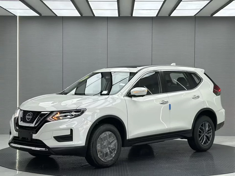 Автомобиль Nissan X-Trail — основное фото
