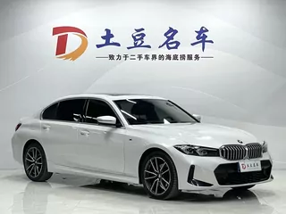 Автомобиль BMW 3 Series