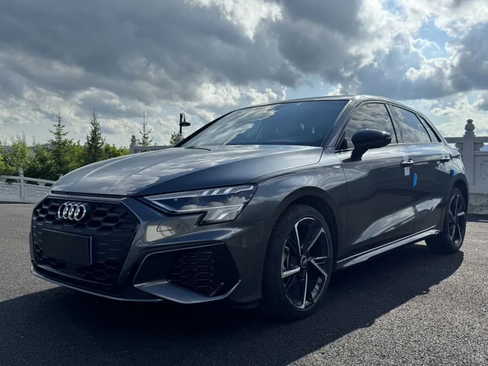 Автомобиль Audi A3 — основное фото