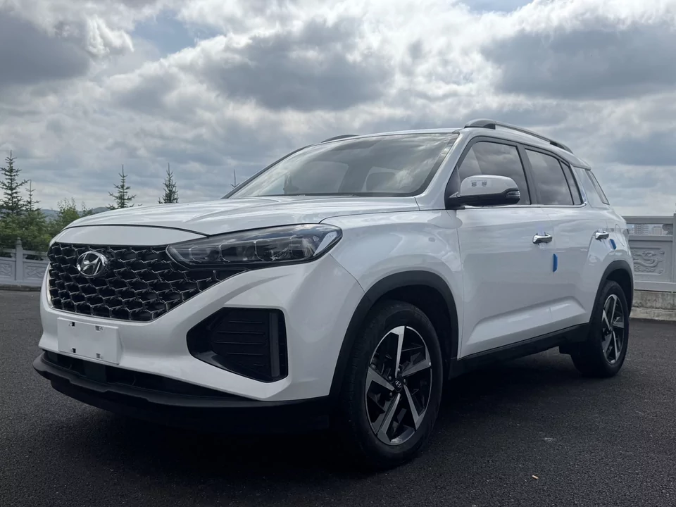 Автомобиль Hyundai ix35 — основное фото
